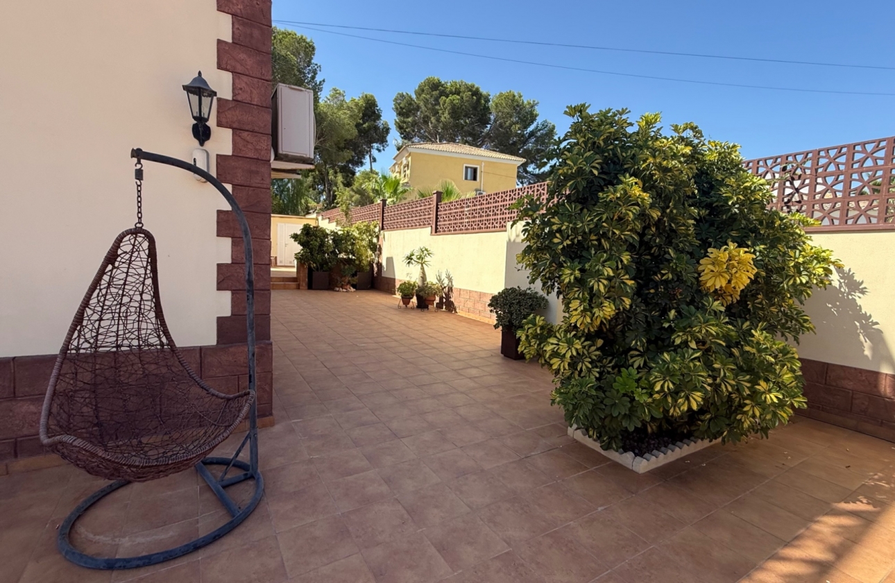 Resale - Villa - Torrevieja - Costa Blanca