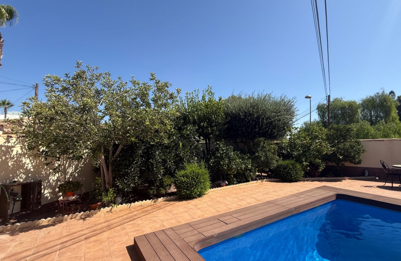 Resale - Villa - Torrevieja - Costa Blanca