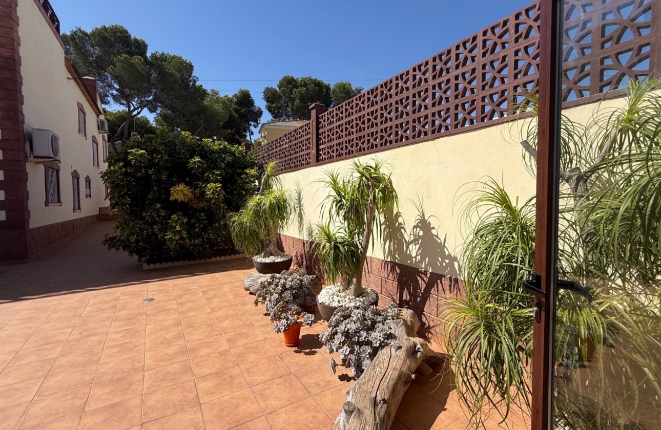 Resale - Villa - Torrevieja - Costa Blanca