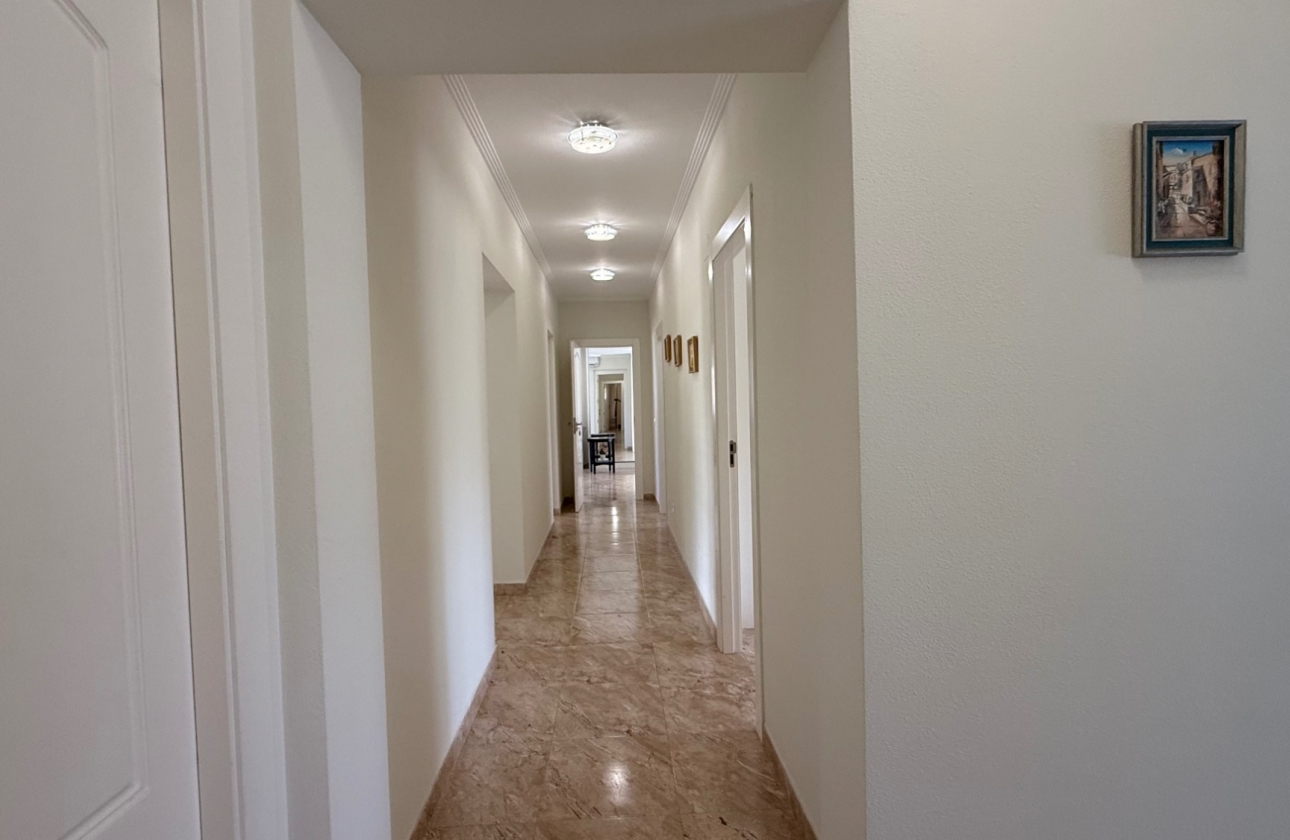 Resale - Villa - Torrevieja - Costa Blanca