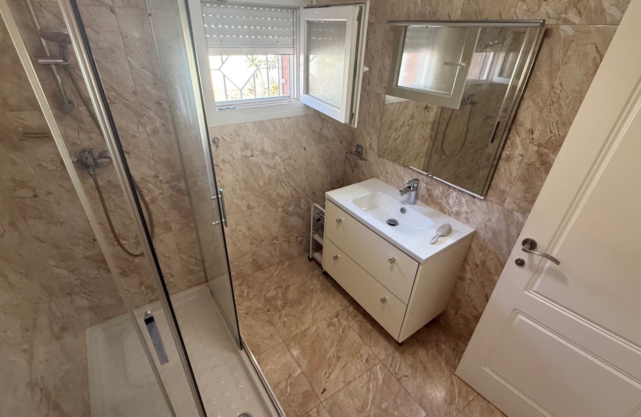 Resale - Villa - Torrevieja - Costa Blanca