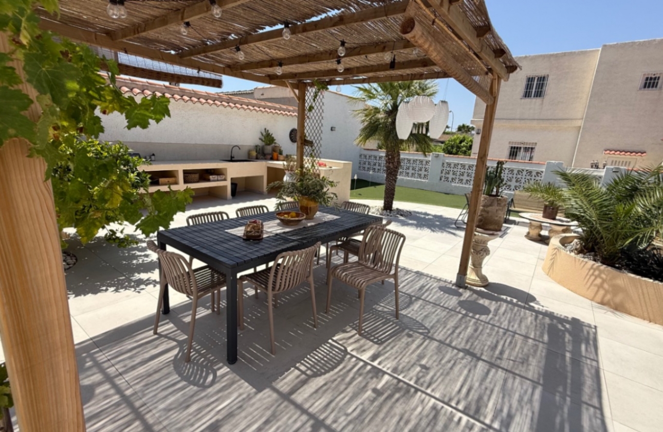 Resale - Villa - Torrevieja - Costa Blanca