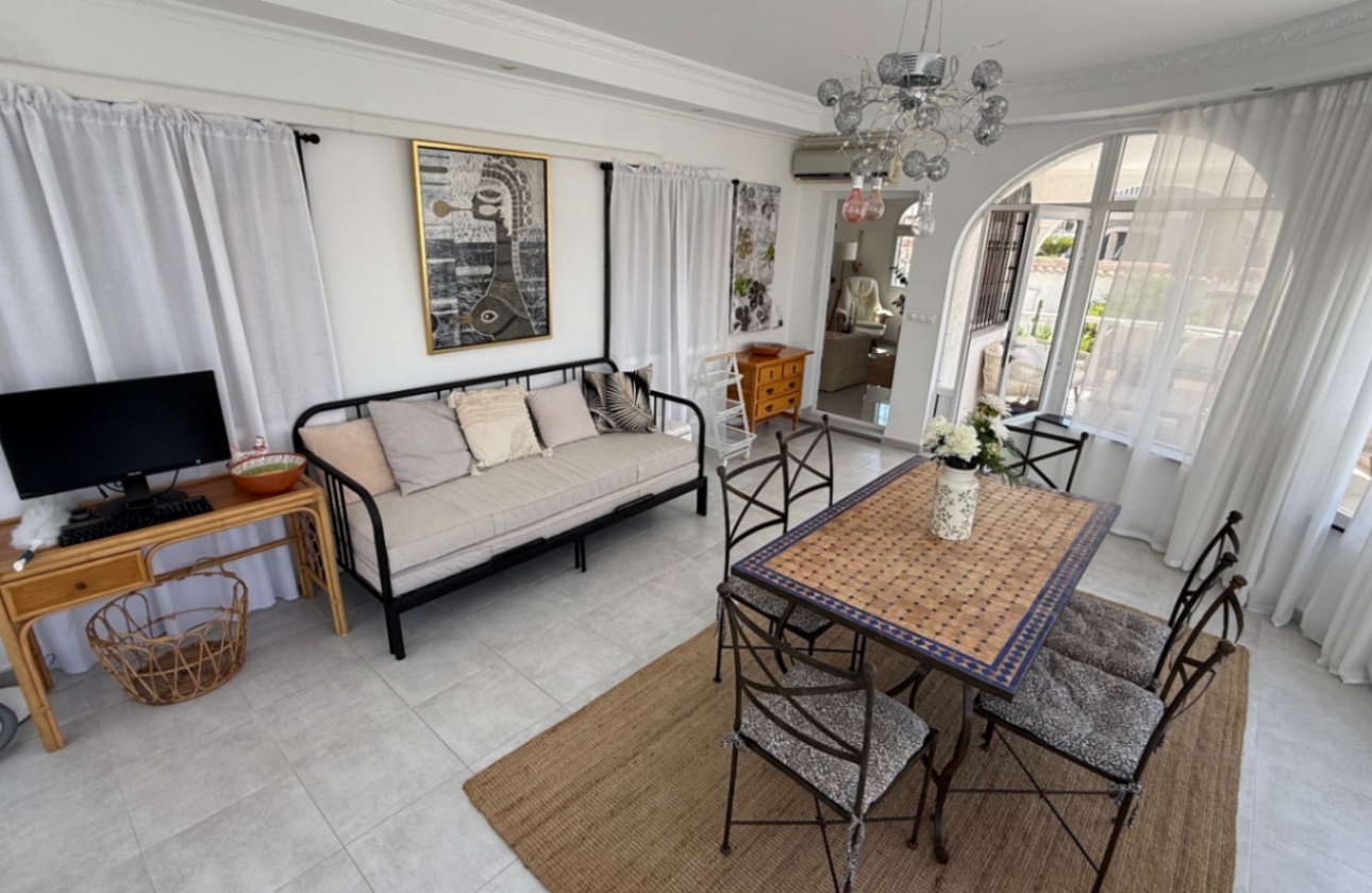 Resale - Villa - Torrevieja - Costa Blanca