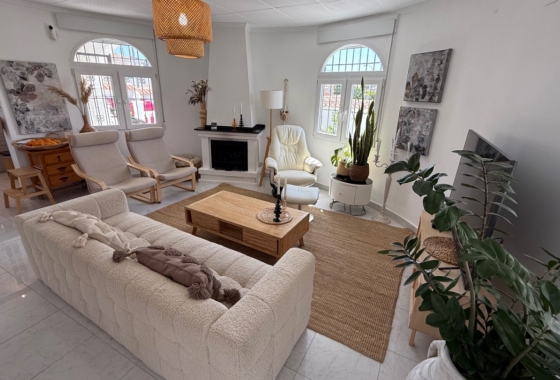 Resale - Villa - Torrevieja - Costa Blanca