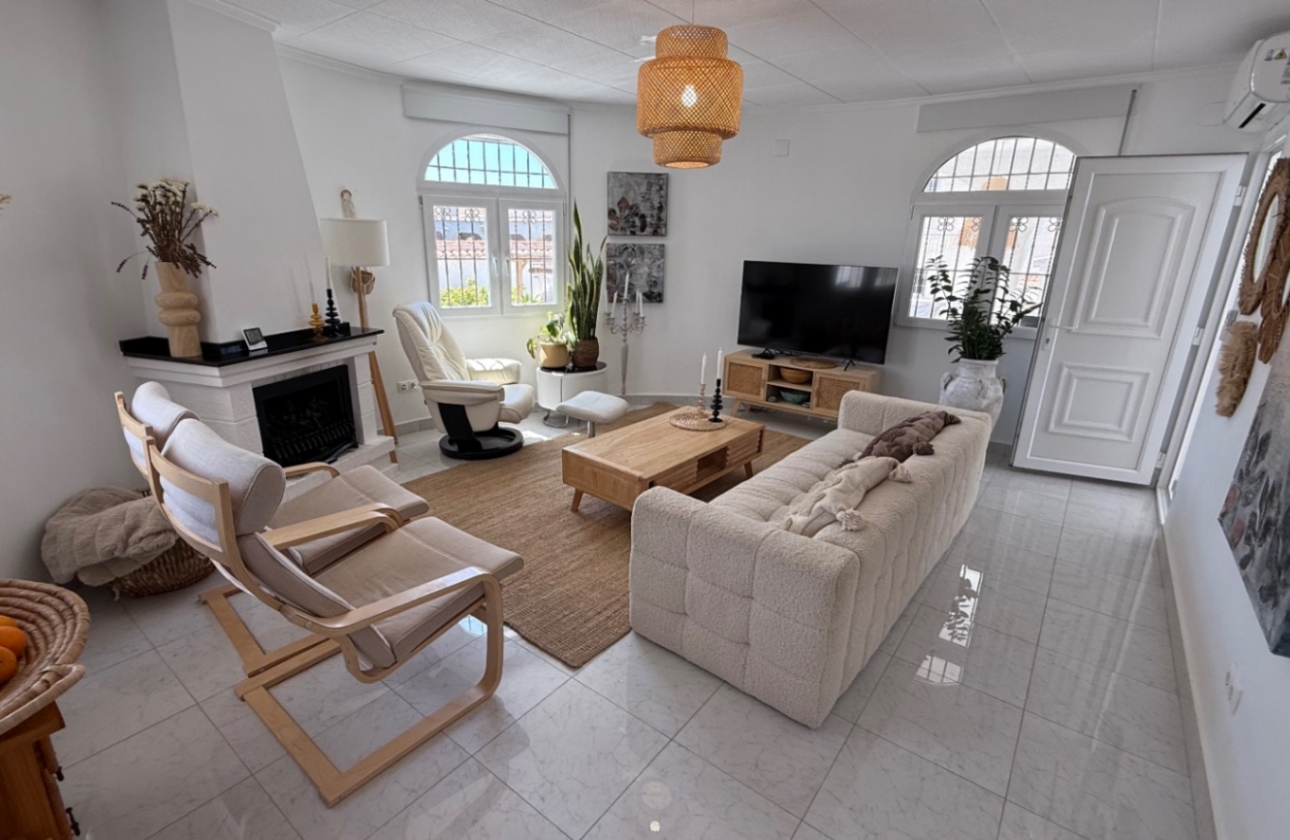 Resale - Villa - Torrevieja - Costa Blanca