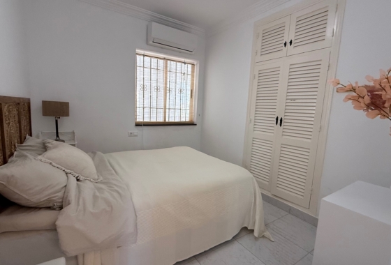 Resale - Villa - Torrevieja - Costa Blanca