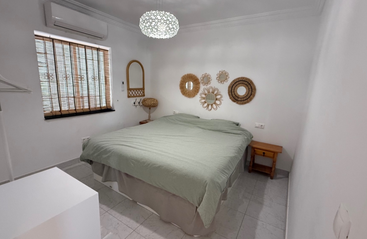 Resale - Villa - Torrevieja - Costa Blanca