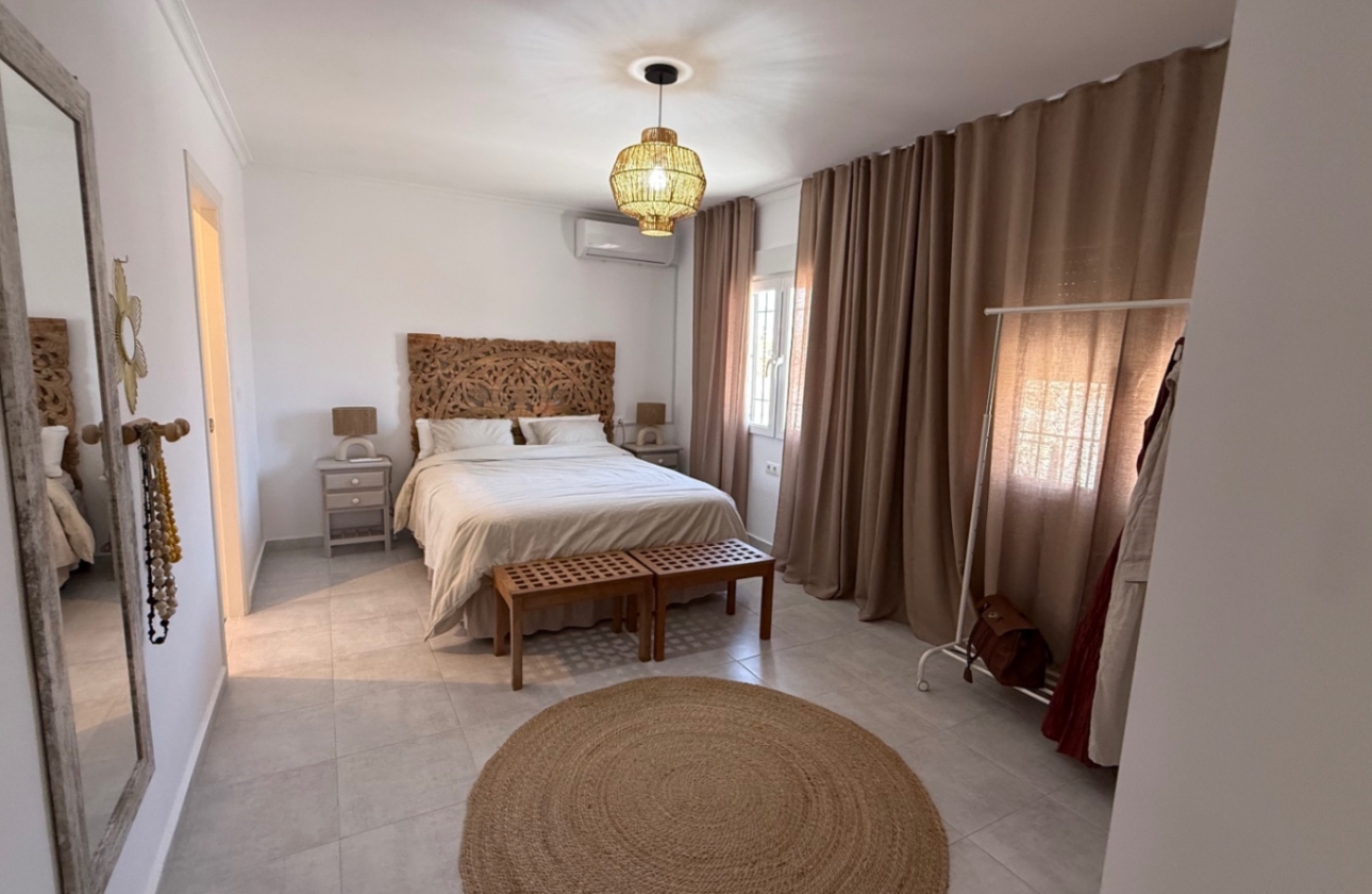 Resale - Villa - Torrevieja - Costa Blanca