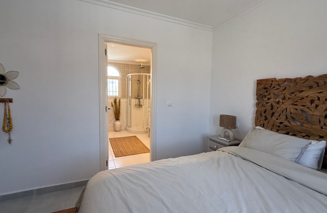 Resale - Villa - Torrevieja - Costa Blanca