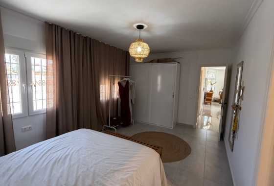 Resale - Villa - Torrevieja - Costa Blanca