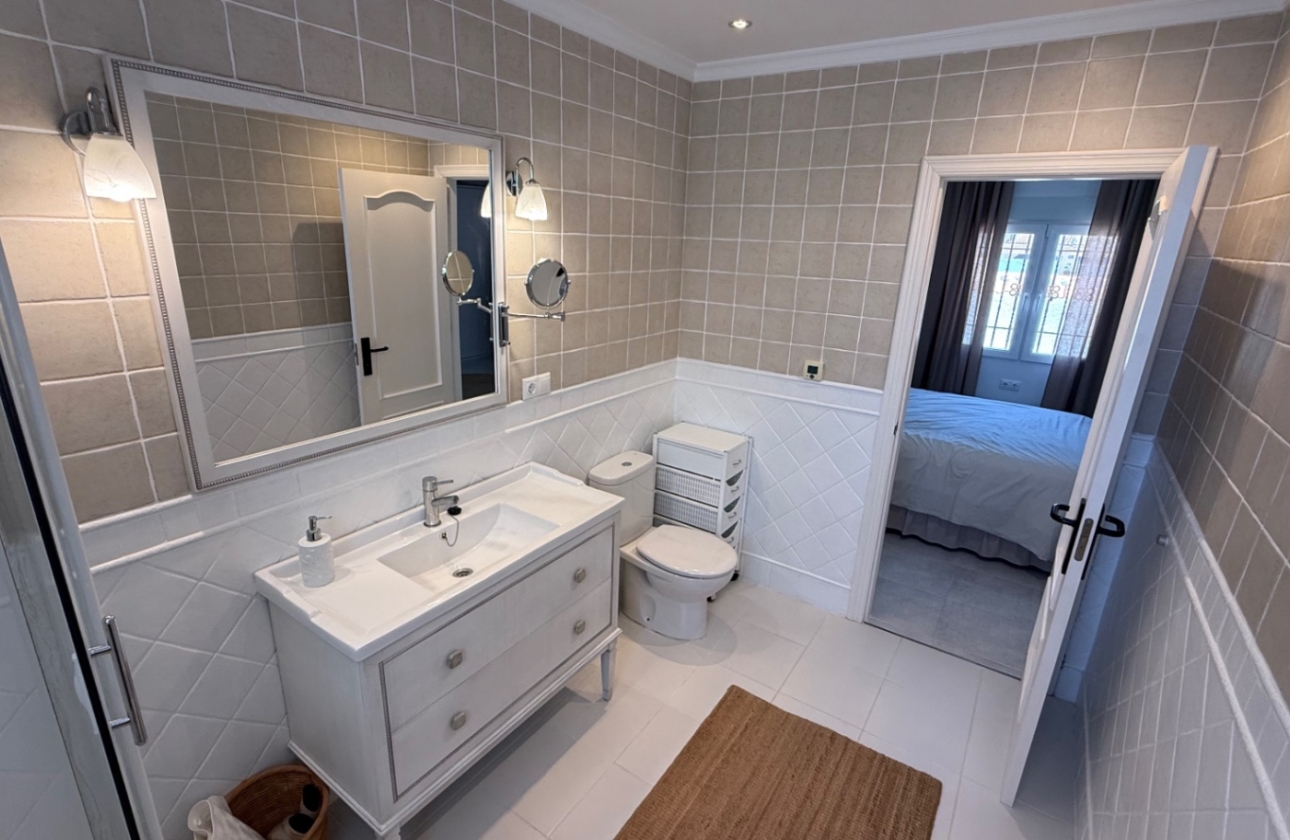 Resale - Villa - Torrevieja - Costa Blanca