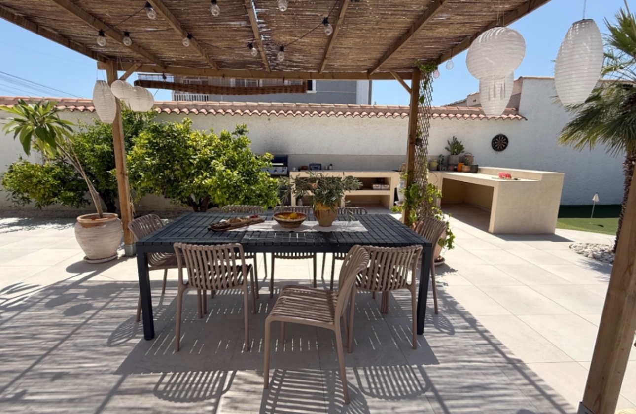 Resale - Villa - Torrevieja - Costa Blanca