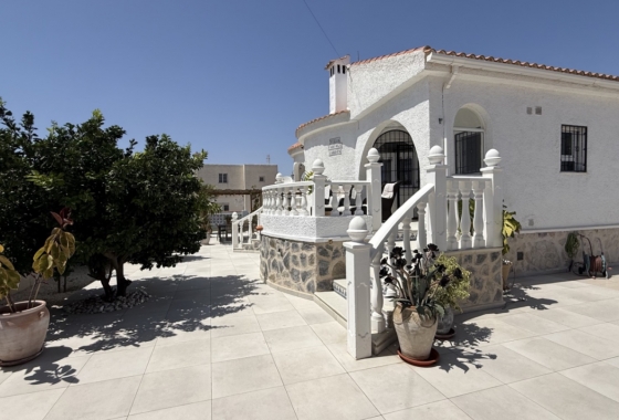 Resale - Villa - Torrevieja - Costa Blanca