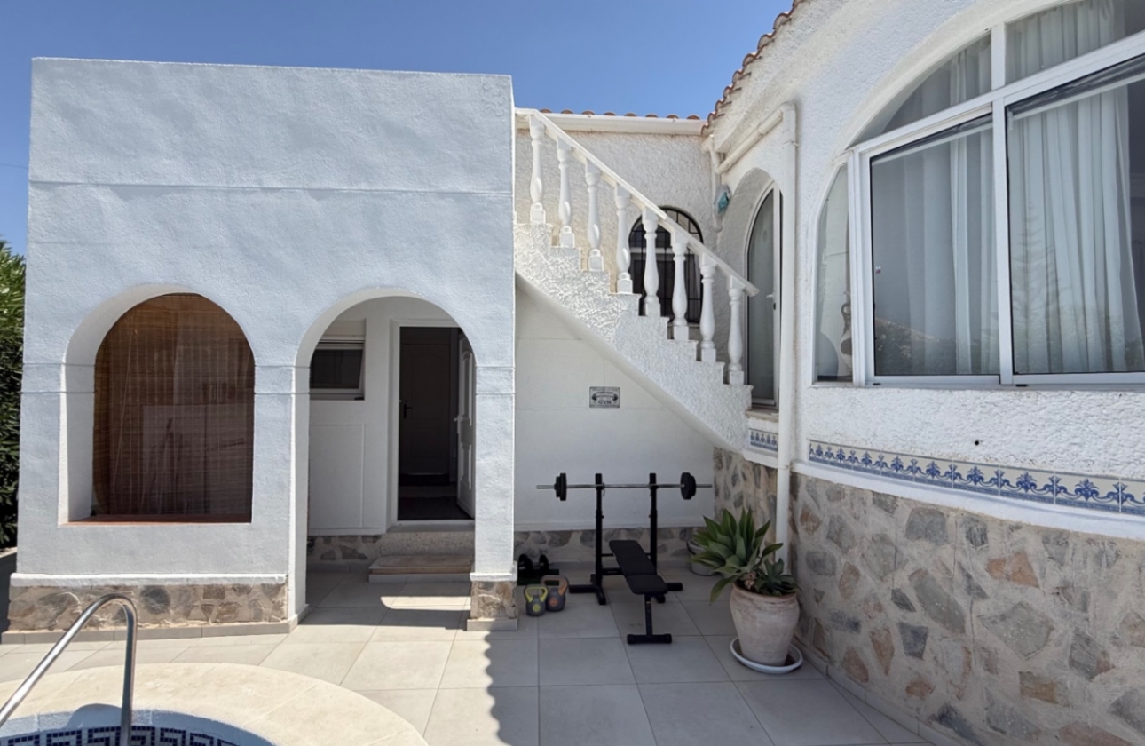 Resale - Villa - Torrevieja - Costa Blanca