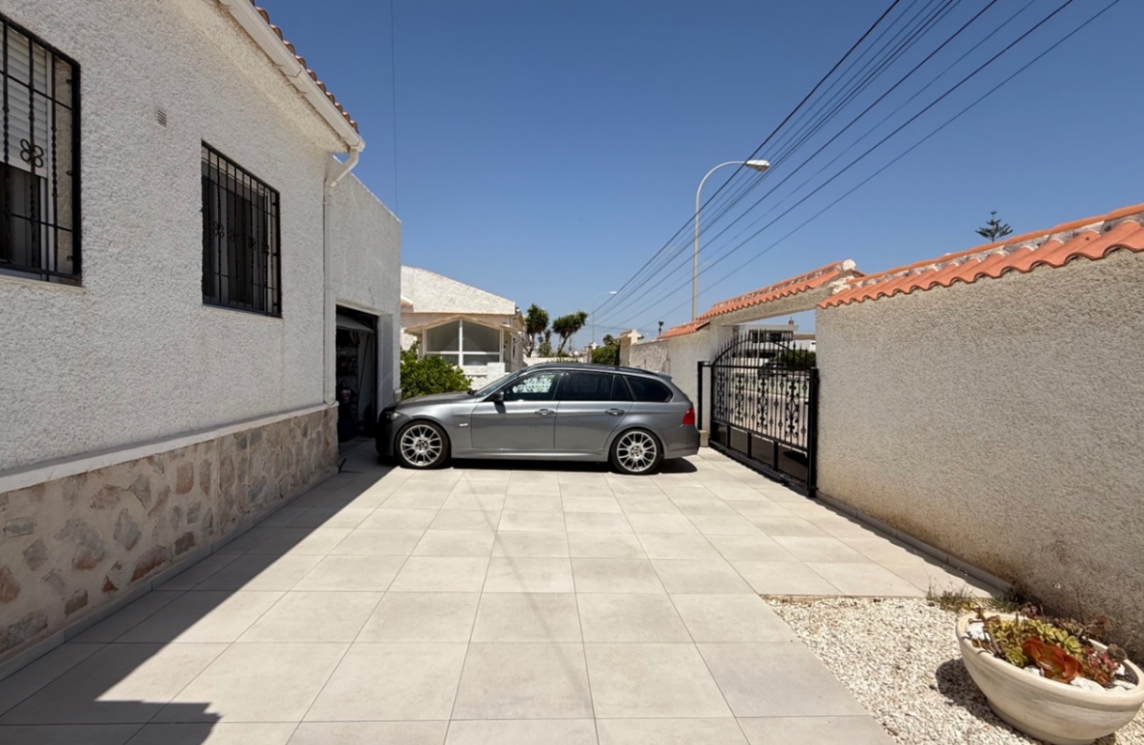 Resale - Villa - Torrevieja - Costa Blanca