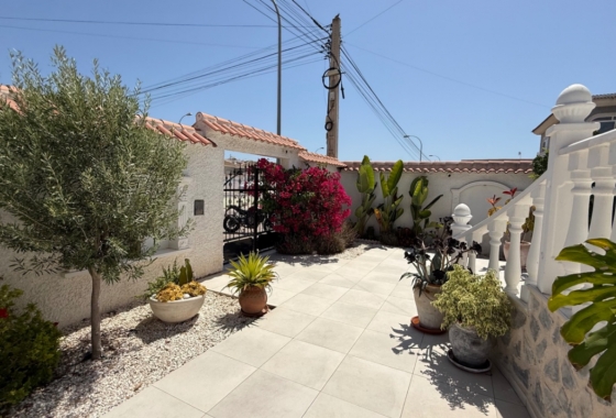Resale - Villa - Torrevieja - Costa Blanca