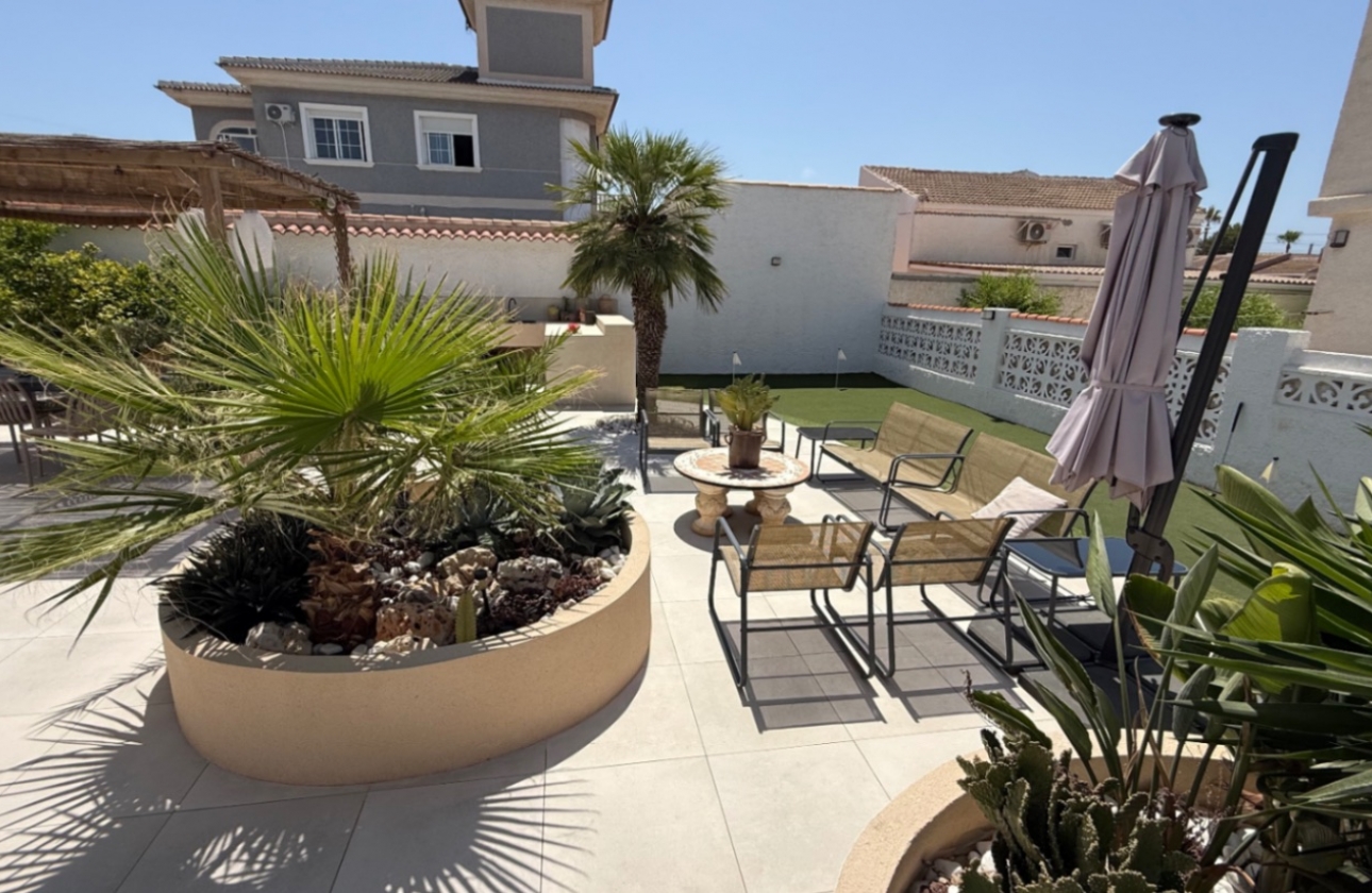 Resale - Villa - Torrevieja - Costa Blanca