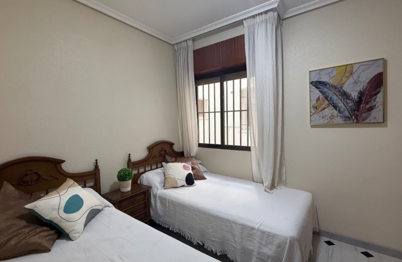 Resale - Apartment / flat - Torrevieja - Costa Blanca