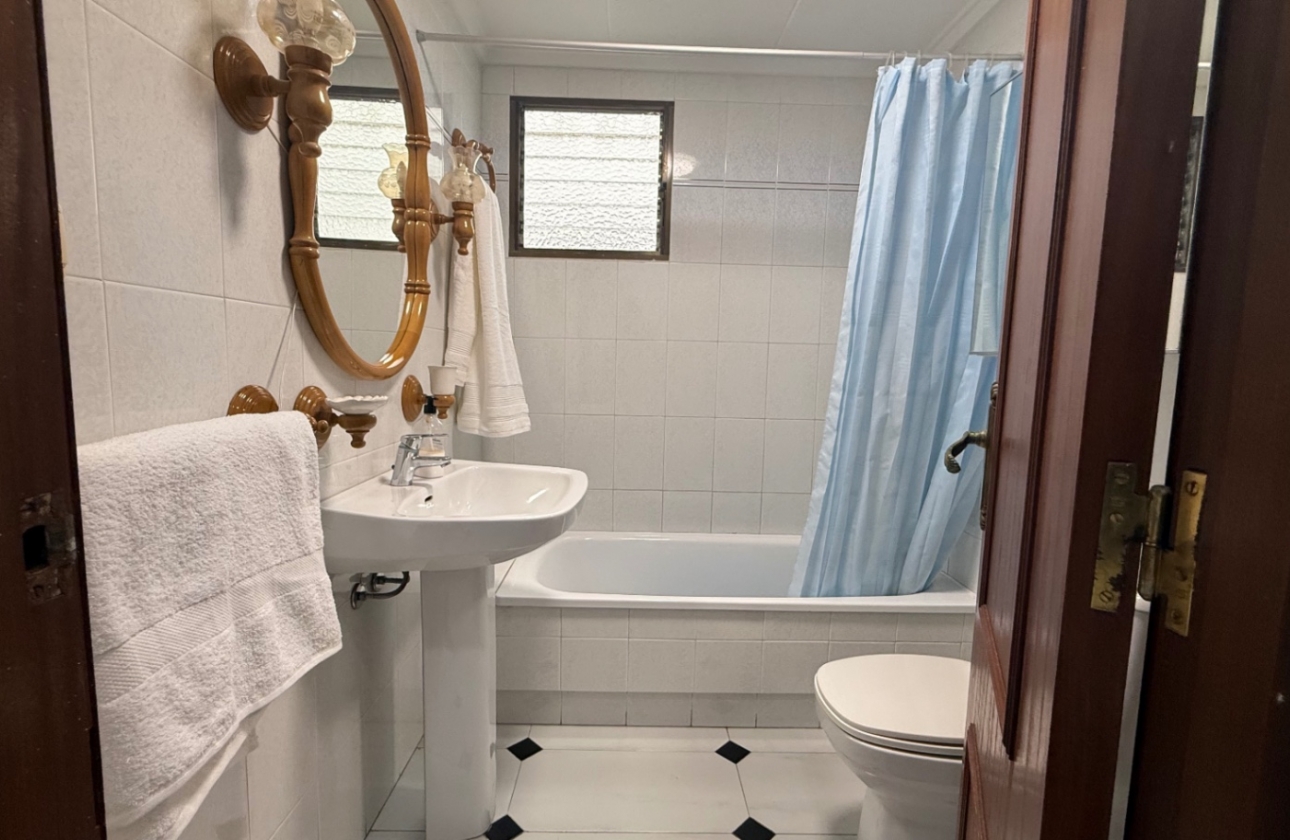 Resale - Apartment / flat - Torrevieja - Costa Blanca