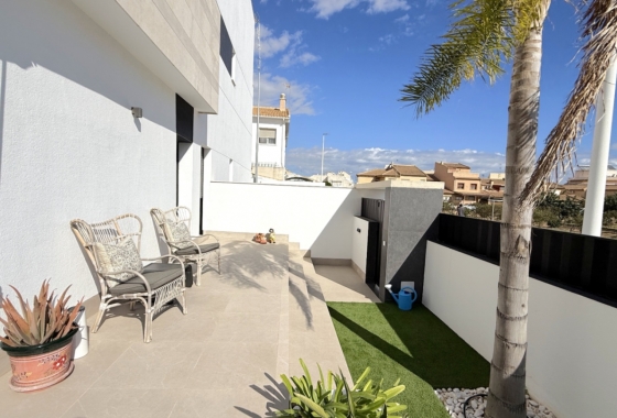 Resale - Apartment / flat - Pilar de la Horadada - Costa Blanca