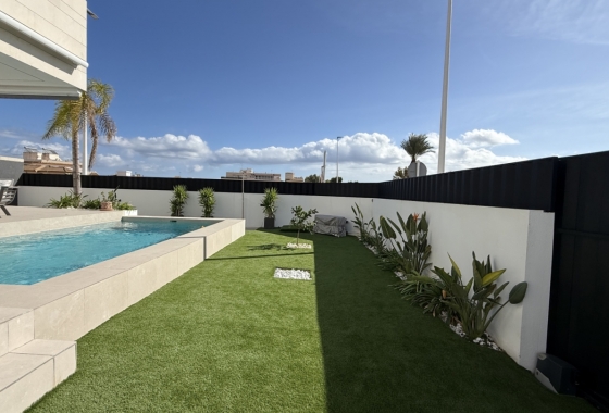 Resale - Apartment / flat - Pilar de la Horadada - Costa Blanca