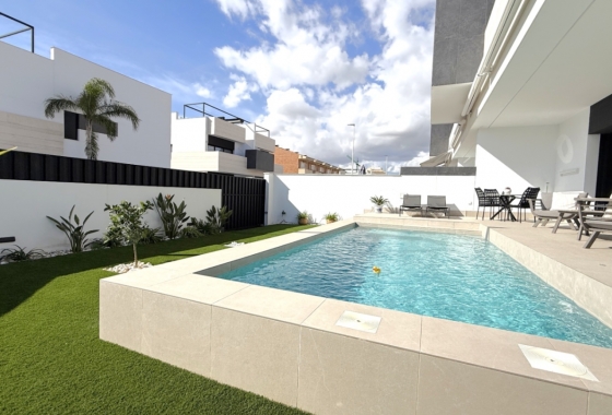 Resale - Apartment / flat - Pilar de la Horadada - Costa Blanca