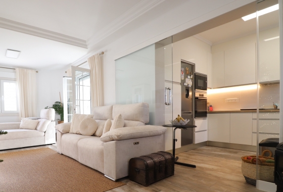 Resale - Villa - Orihuela Costa - Villamartín