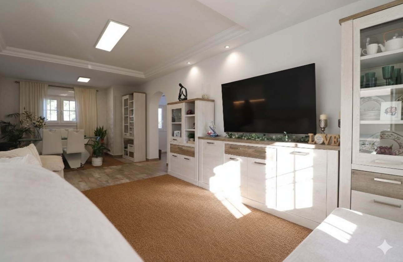 Resale - Villa - Orihuela Costa - Villamartín