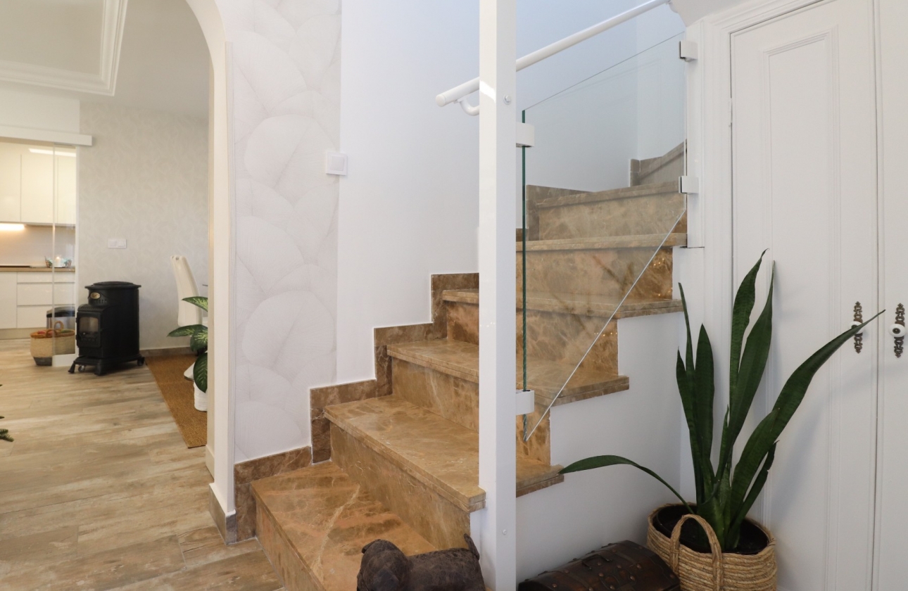 Resale - Villa - Orihuela Costa - Villamartín