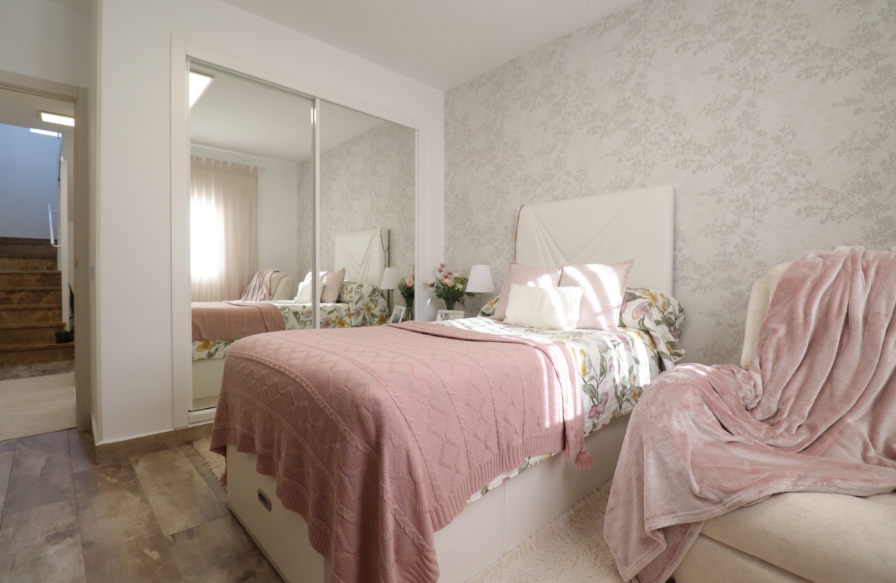 Resale - Villa - Orihuela Costa - Villamartín