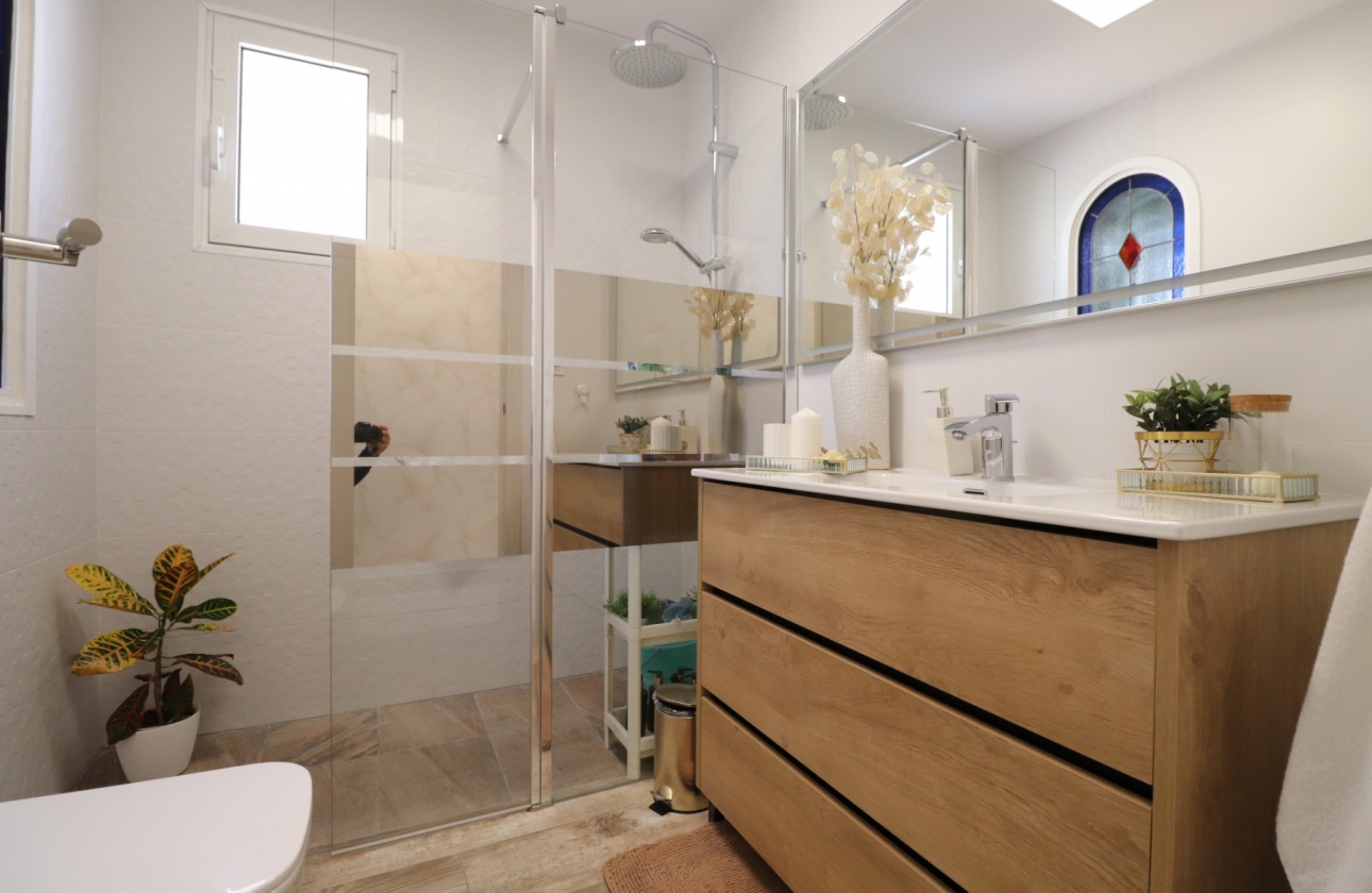 Resale - Villa - Orihuela Costa - Villamartín