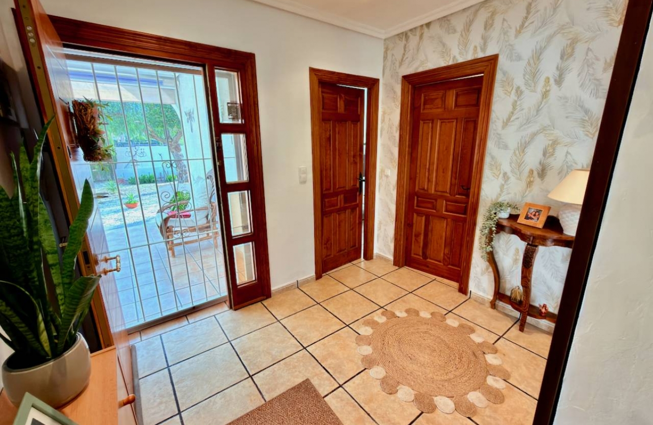 Herverkoop - Villa - Hondón de los Fráiles