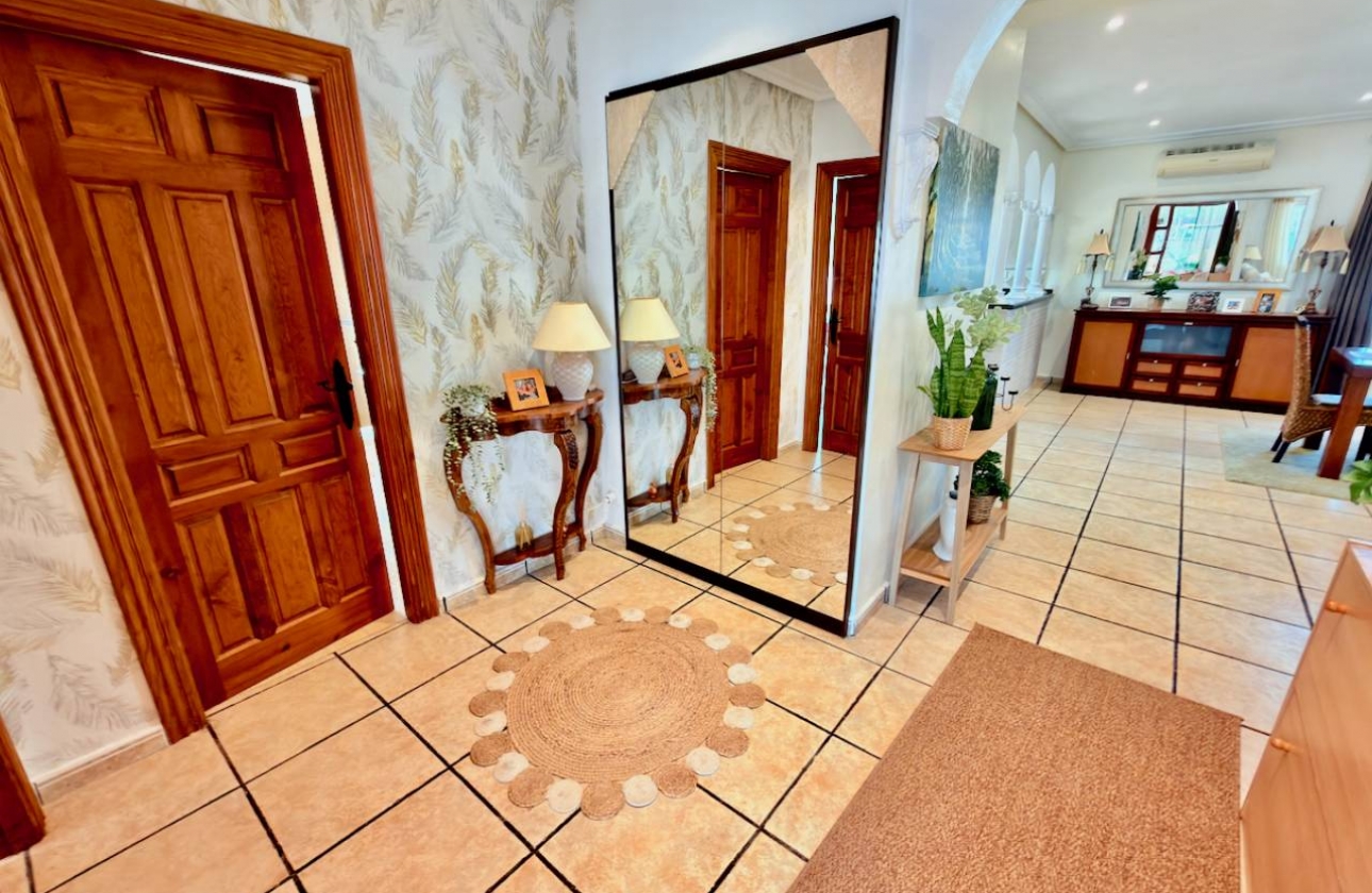 Herverkoop - Villa - Hondón de los Fráiles