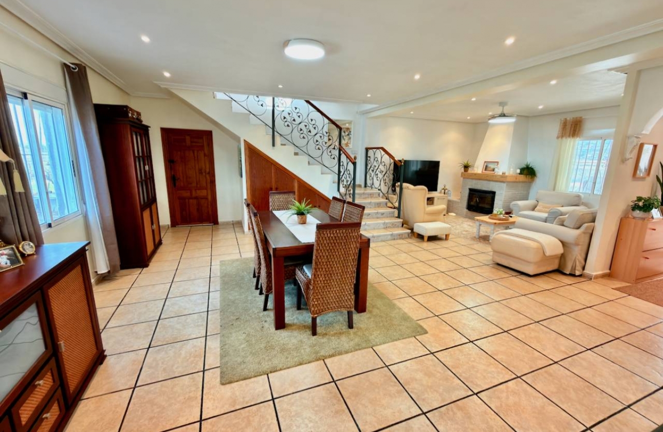 Herverkoop - Villa - Hondón de los Fráiles