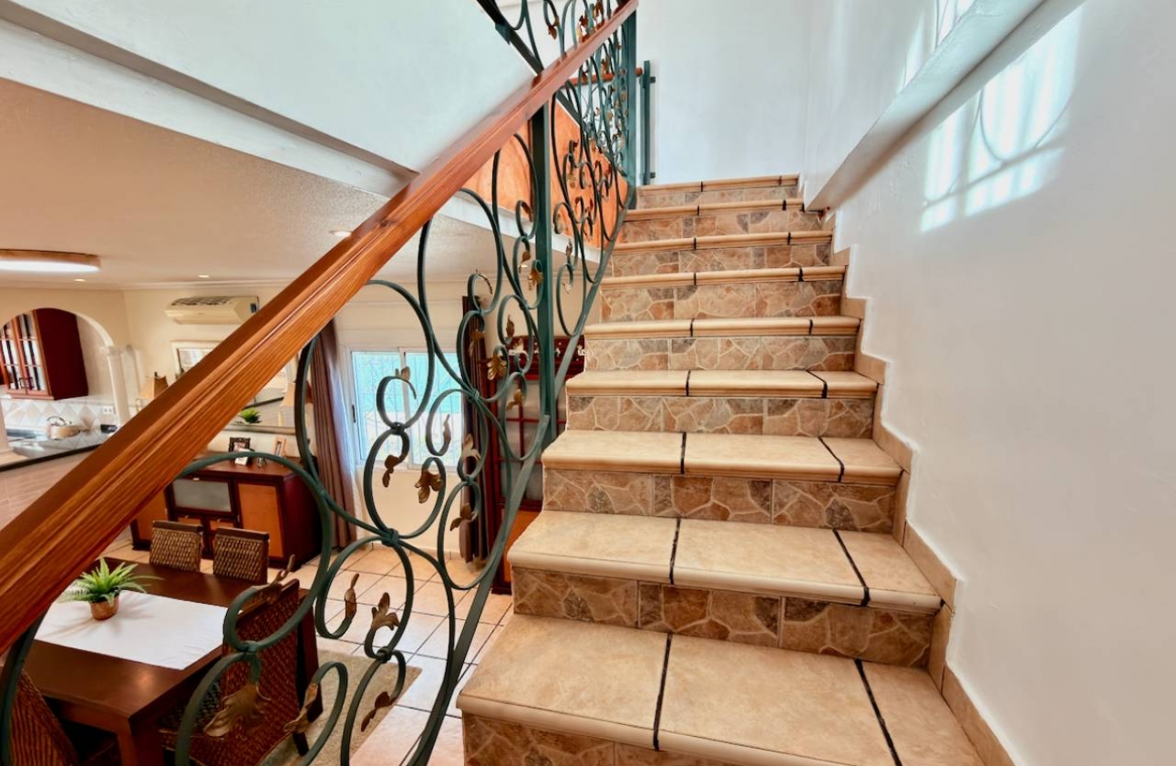 Herverkoop - Villa - Hondón de los Fráiles