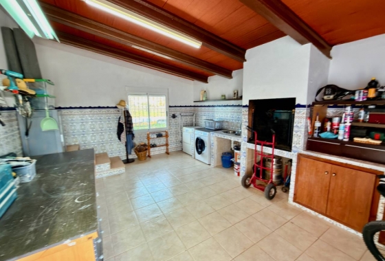 Herverkoop - Villa - Hondón de los Fráiles