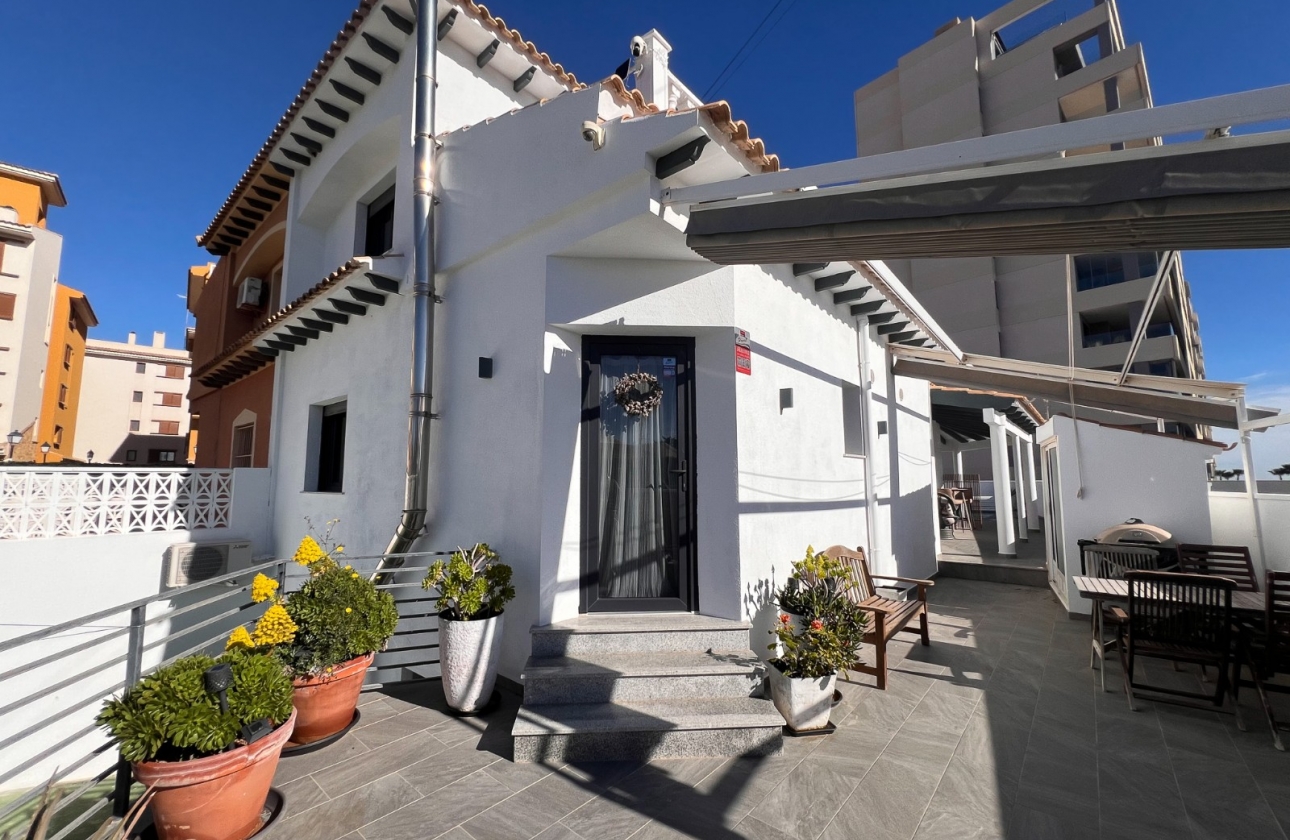 Resale - House - Orihuela Costa - Punta Prima