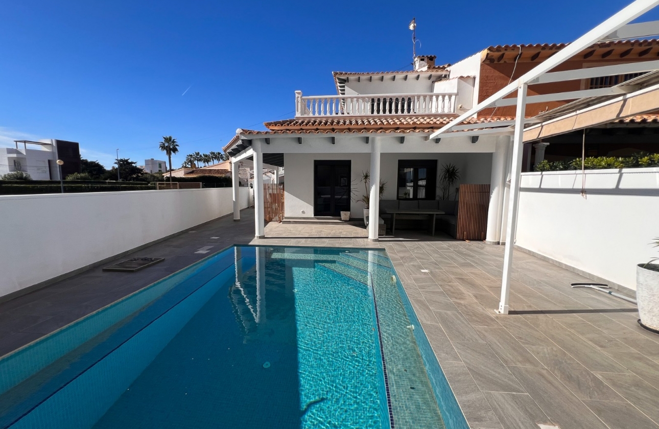 Resale - House - Orihuela Costa - Punta Prima