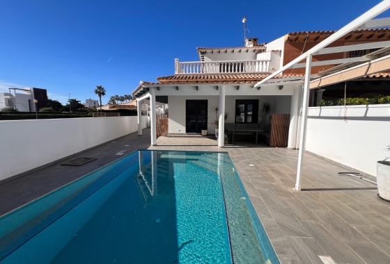 Resale - House - Orihuela Costa - Punta Prima