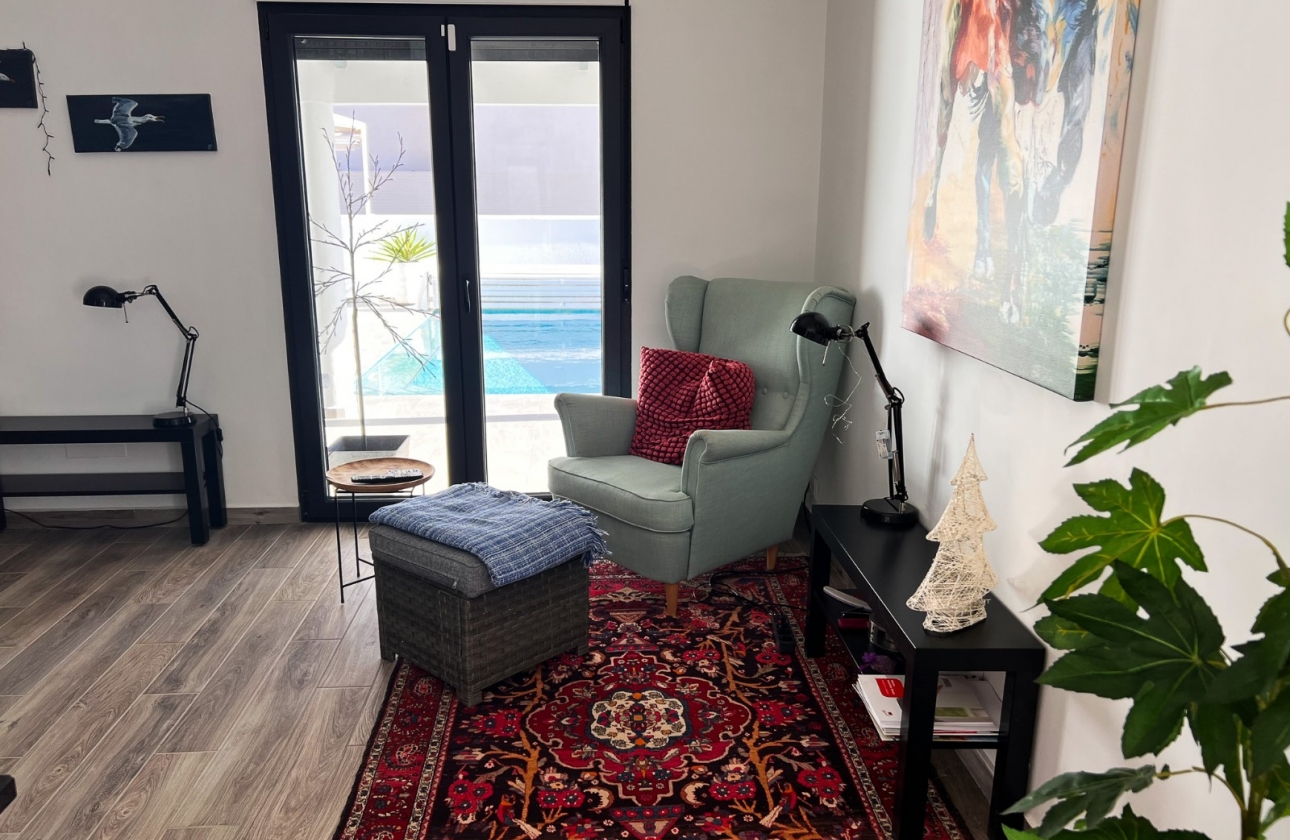 Resale - House - Orihuela Costa - Punta Prima