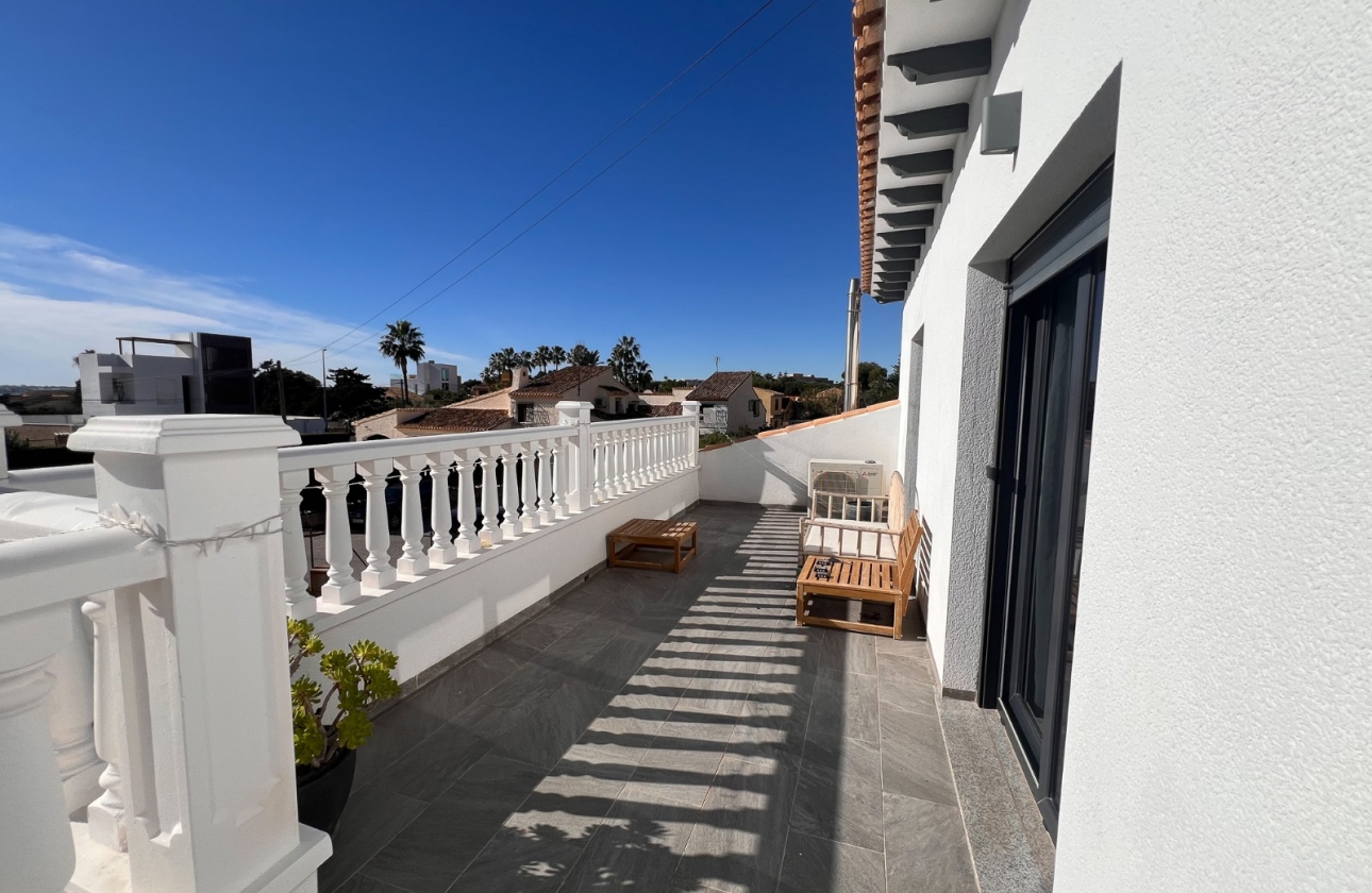 Resale - House - Orihuela Costa - Punta Prima