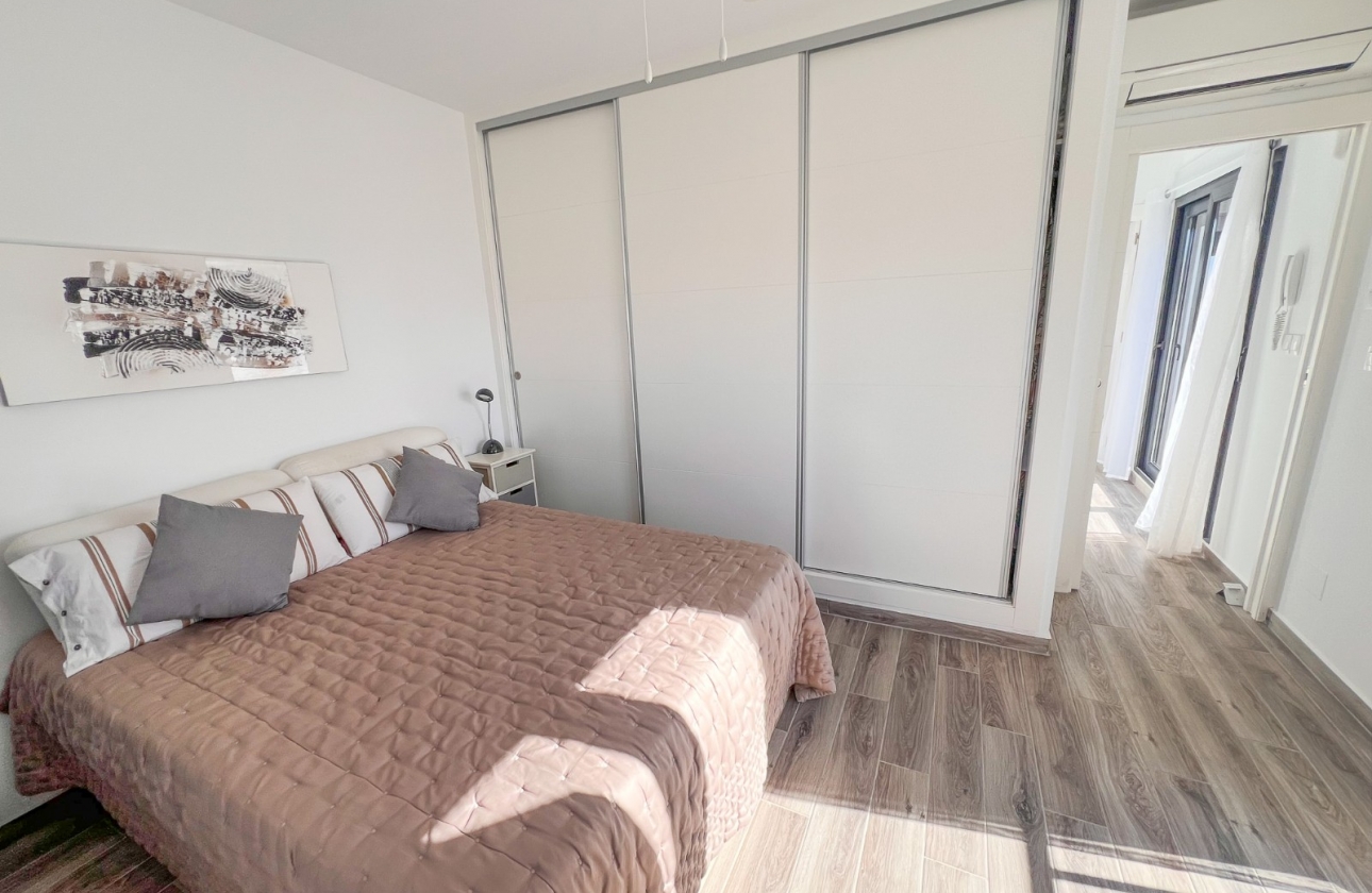 Resale - House - Orihuela Costa - Punta Prima