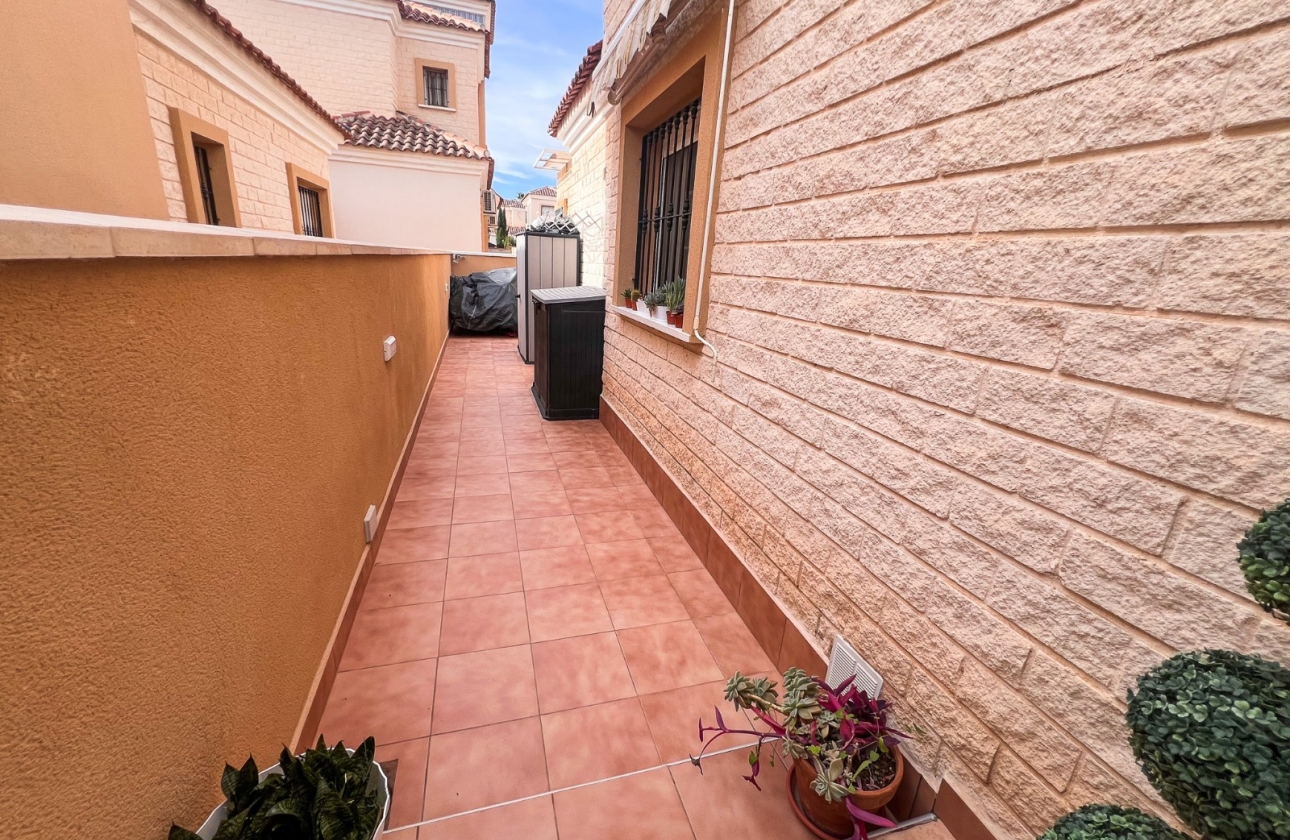 Resale - Villa - Guardamar del Segura - El Raso