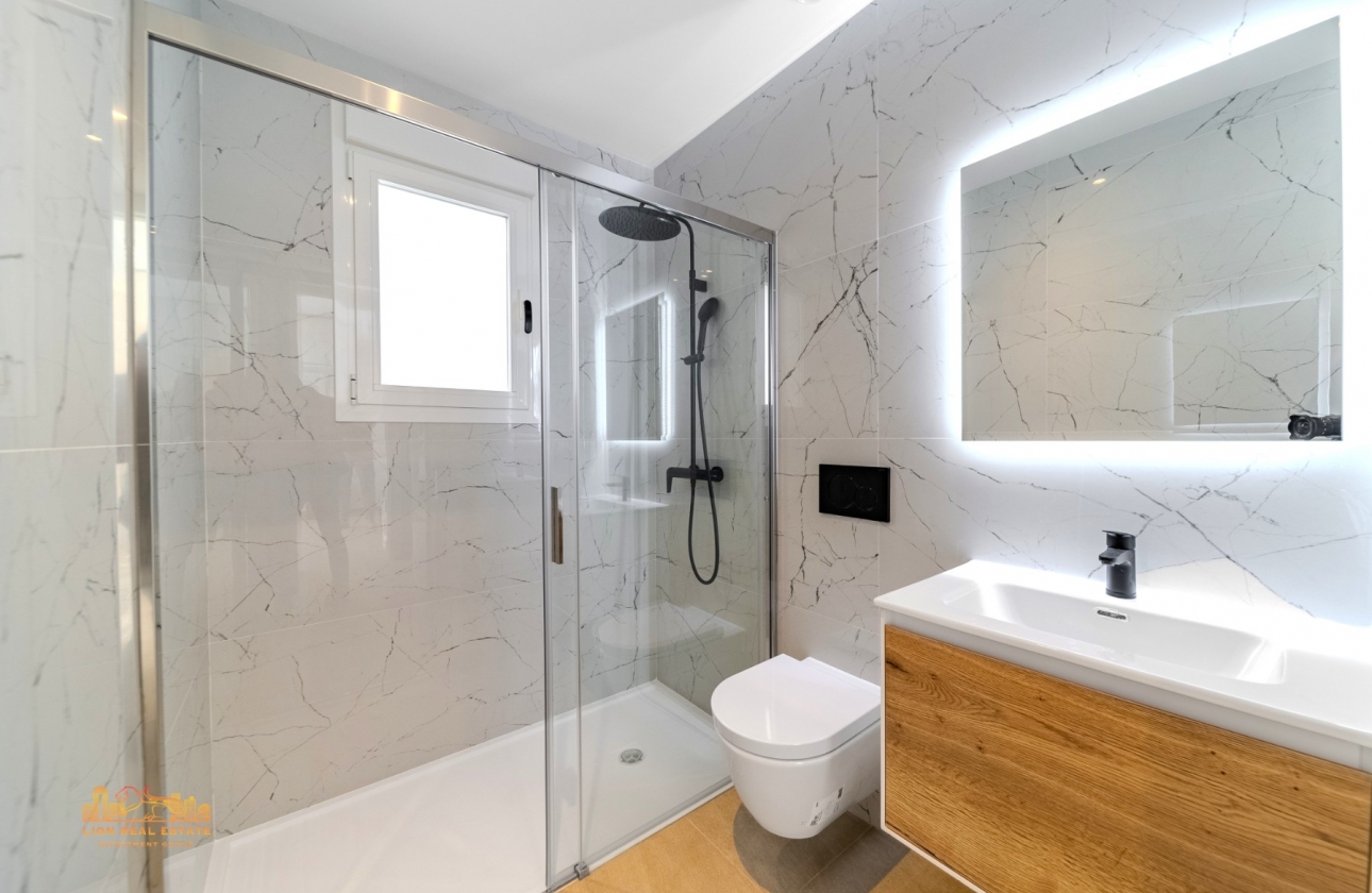 Resale - Apartment / flat - Torrevieja - Playa Los Locos