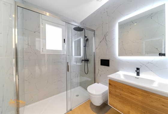 Resale - Apartment / flat - Torrevieja - Playa Los Locos