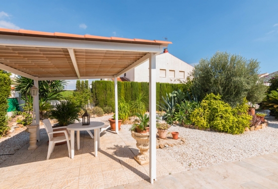 Resale - Villa - Los Alcazares