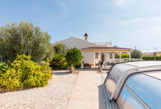 Resale - Villa - Los Alcazares