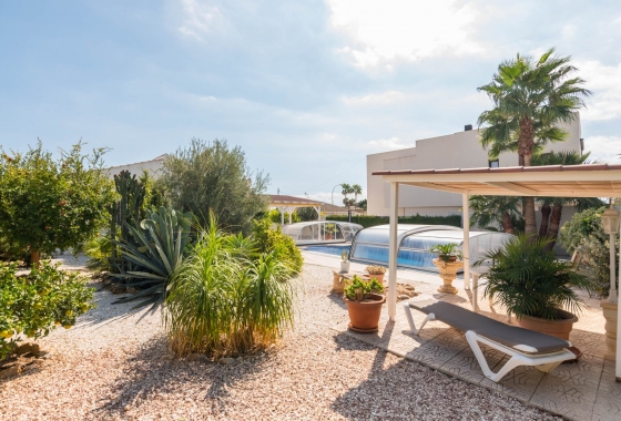 Resale - Villa - Los Alcazares