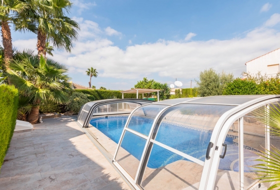 Resale - Villa - Los Alcazares