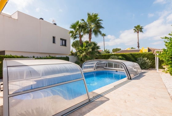 Resale - Villa - Los Alcazares